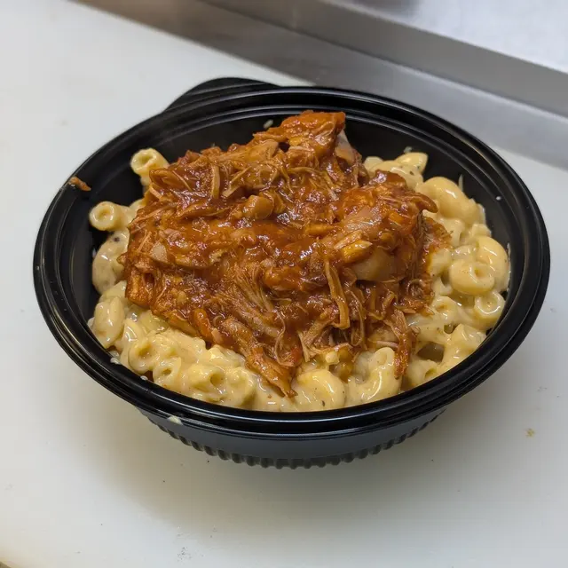 Mac Bowl with Chopped BBQ Chicken.